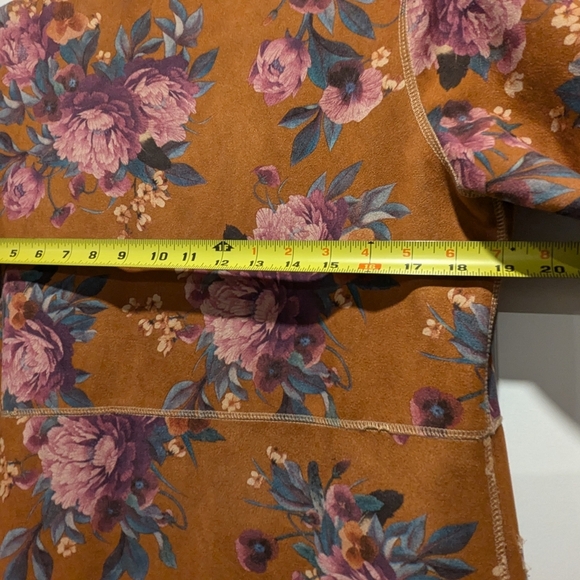 Solitaire Floral Velvet-feel Cardigan - Picture 11 of 11